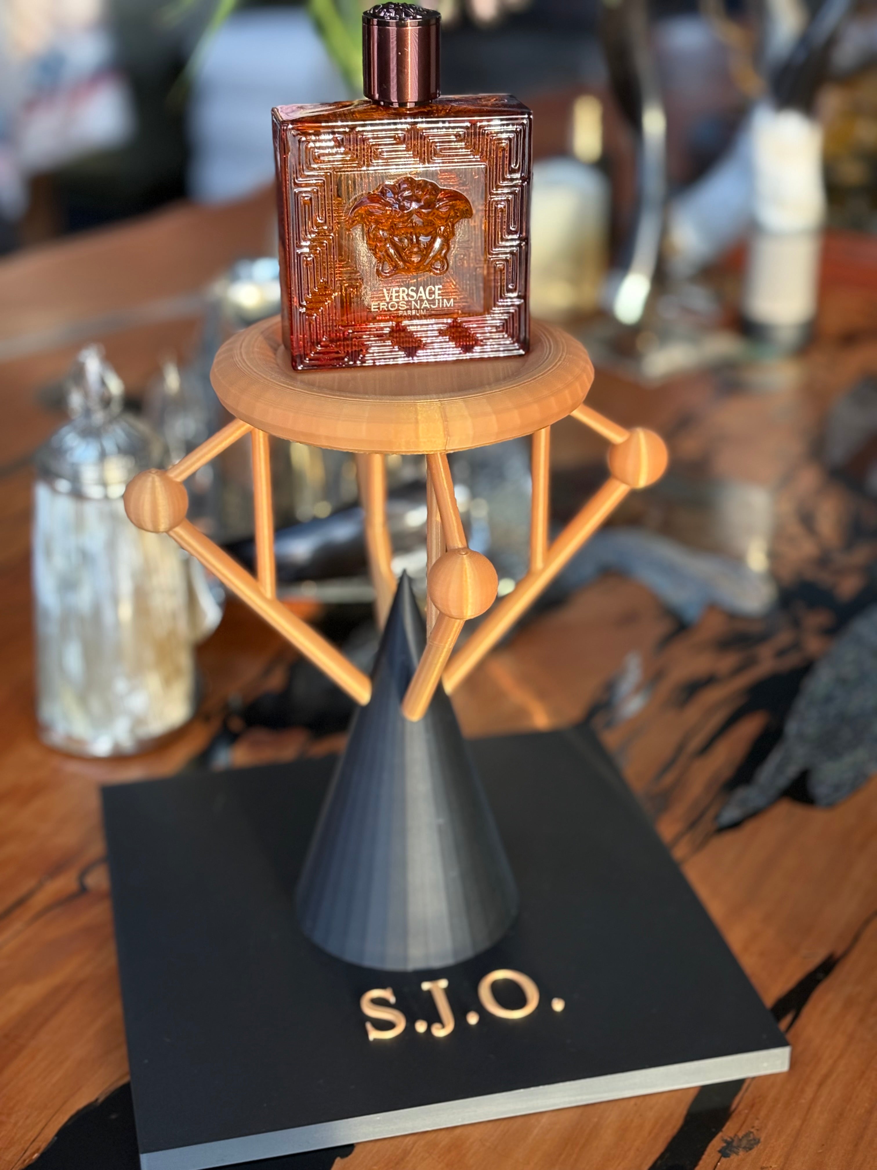 The Diadem Luxury Single Fragrance Display | Bespoke Initials Available