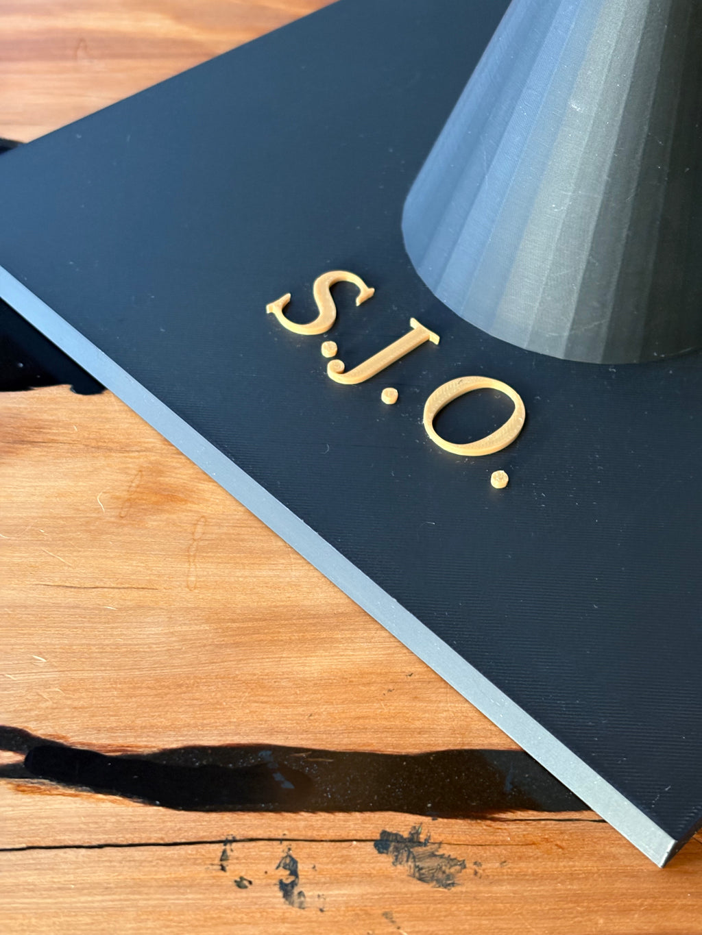 The Diadem Luxury Single Fragrance Display | Bespoke Initials Available